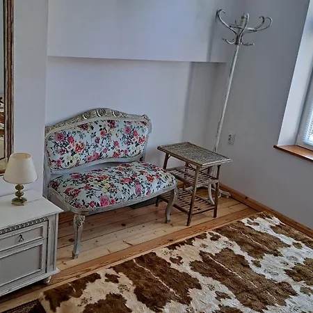 Modern & Old Apartment *