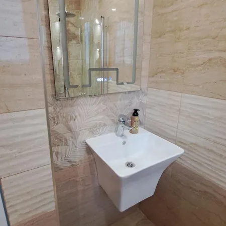 Modern & Old 아파트 *