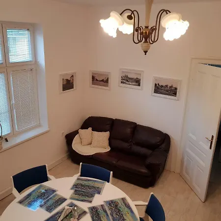 Modern & Old 아파트 *