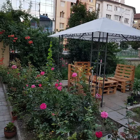 Modern & Old Apartman *