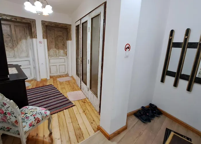 Modern & Old Apartment *