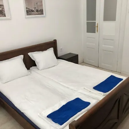 Modern & Old * Sofía